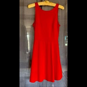 the *Flirtiest* of red dresses ❤️